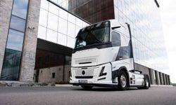 Volvo Trucks, 100. Yılını Özel Seri FH ve FH16 Modelleriyle Kutluyor!