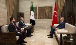 Bakan Fidan, Suriyeli mevkidaşı Şeybani ve Suriye İçişleri Bakanı Hattab ile üçlü görüşme gerçekleştirdi