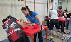 Eskişehir'de Gaziler Günü dolayısıyla bilek güreşi turnuvası yapıldı