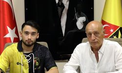 İstanbulspor, Ünal Emre Durmuşhan'ı renklerine bağladı