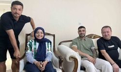 Konyaspor'dan omurilik kanseri tedavisi gören taraftar Sude Ay'a ziyaret