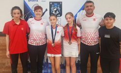 Manisalı badmintonculardan Hırvatistan'da çifte bronz