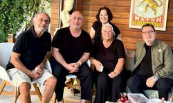 Kalp krizi geçiren Cem Yılmaz'dan mutlu aile fotoğrafı