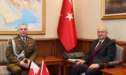 Bakan Güler, Polonya Genelkurmay Başkanı Orgeneral Kukula'yı kabul etti