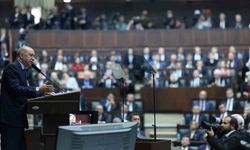 Cumhurbaşkanı Recep Tayyip Erdoğan: '(Fon tartışmaları) Milletin malına el uzatmak ne kadar büyük bir suçsa, aynı şekilde namuslu insanlara mesnetsiz şekilde yolsuzluk ithamında bulunmak da o kadar büyük bir suçtur.'