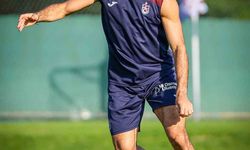 Salah tahtı ele geçirdi
