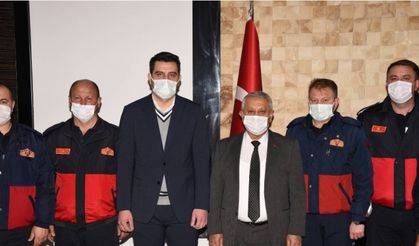 Afyonkarahisar itfaiye teşkilatı çalışanları susuzluk çeken Asya ülkelerinde su kuyuları açtırdı