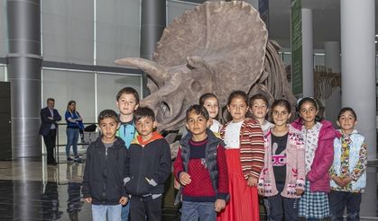 Doğadan sofraya bilim projesiyle çocuklar Atatürk Üniversitesini keşfediyor