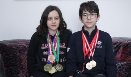 İki kardeş Avrupa Olimpiyatlarında matematikte madalya kazandı