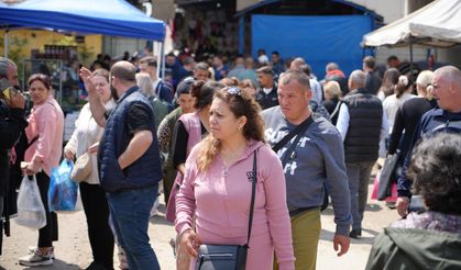 Edirne’de sosyete pazarında Bulgarların alışveriş mesaisi!