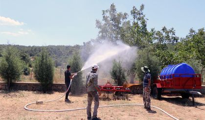 Köylüler özel yangın ekibi kurdu