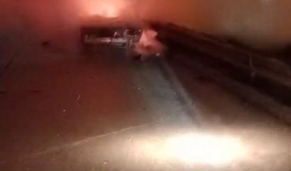 TEM'de motor kısmında yangın çıkan otomobil alev topuna döndü