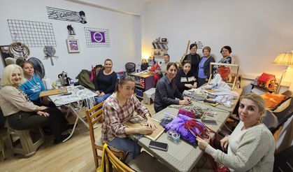 Kadınlar ürettikleri ürünlerle ev bütçesine katkı sağlıyor