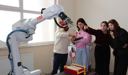 Kadınlara Yönelik Endüstriyel Robot Operatörlüğü Eğitimi Başladı