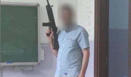 Ankara'da Okulda Tüfekle Poz Veren Müdür Yardımcısına İnceleme Başlatıldı