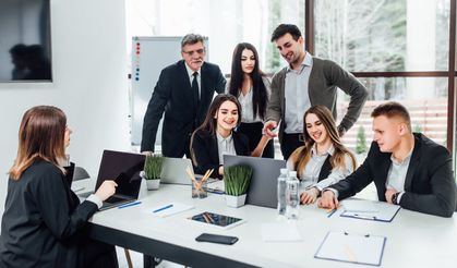 Tümay Mercan Yazdı: Yöneticiyi Kim Yönetiyor?