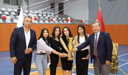 Adil Sani Konukoğlu Spor Lisesi’nde mezuniyet heyecanı