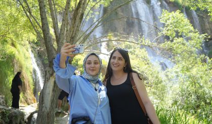 Munzur’un Serin Hediyesi: Girlevik Şelalesi Yaz Sıcağında Doğayla Buluşma Noktası Oldu