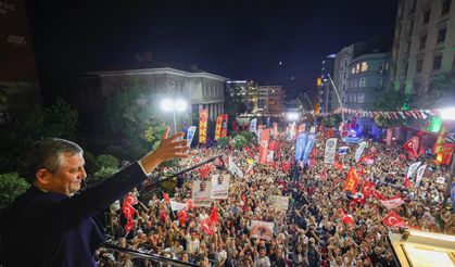 CHP Genel Başkanı Özel, Beyoğlu'ndaki mitingde konuştu