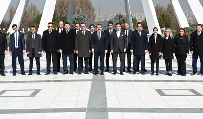 Devlet Büyükleri Anıt Mezarlığı'nda Anma Programı Gerçekleştirildi