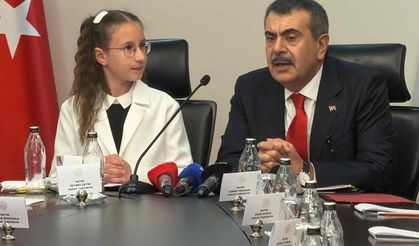 Milli Eğitim Bakanlığı’nda 23 Nisan’da anlamlı devir teslim