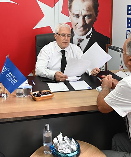 Türkiye'de ilk...Büyükşehir Belediye Başkanı makamını ilçeye taşıdı