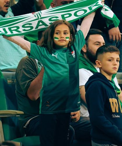 DİRİLİŞ BURSASPOR! 3. Lig Lideri Bursaspor, Seyirci Sayısında Süper Lig'in şampiyonlarını geride bıraktı!