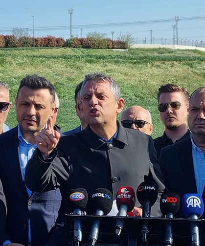 Özgür Özel: "İmamoğlu’nun bütün programlarına bakın, o çanta jammer çantası"