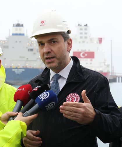 Bakan Bayraktar: Türkiye günlük 200 milyon metreküp gazı gemilerle alabilecek