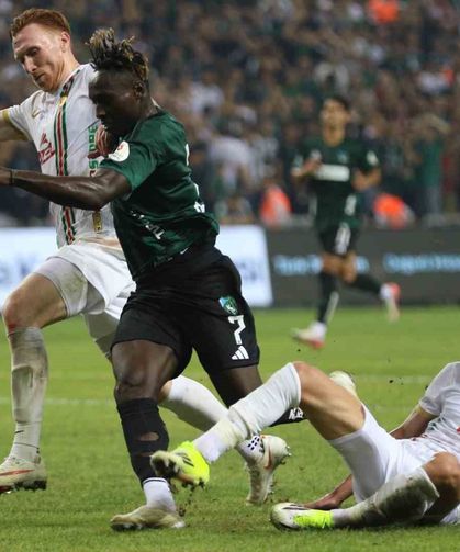 Trendyol Süper Lig: Kocaelispor: 2 - Amed Sportif Faaliyetler: 0 (Maç sonucu)