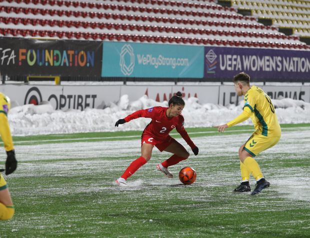 A Milli Kadın Futbol Takımı, Litvanya'yı farklı mağlup etti