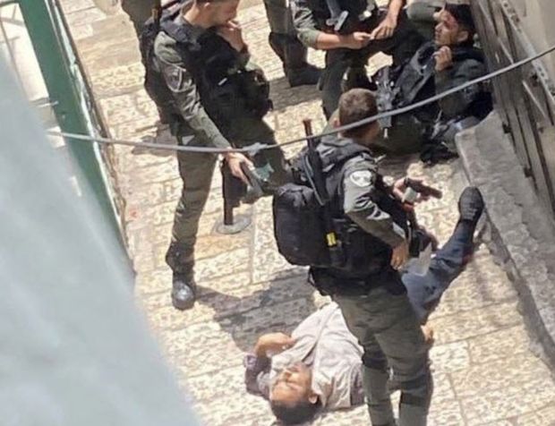 İsrail polisinin Türk vatandaşını öldürdüğü anların en net görüntüsü!
