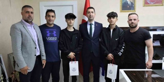 Elazığlı güreşçilerden iki madalya