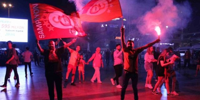 Galatasaray kupayı kaldırdı, Aydın sokakları sarı-kırmızıya boyandı