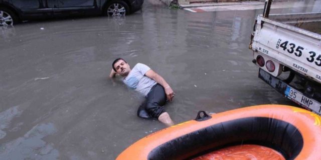 İzmir’deki su baskınlarında aynı manzaraların yaşanması siyasetin de gündeminde
