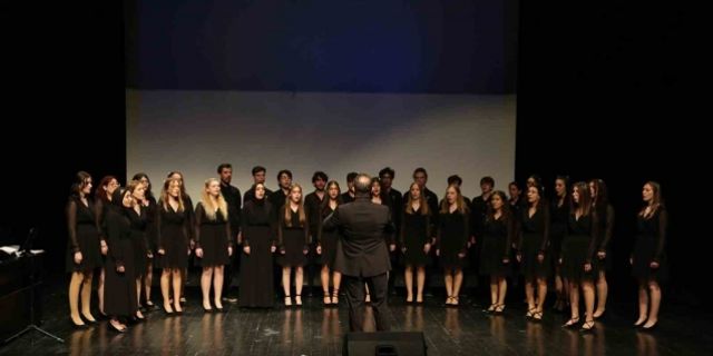 Nilüfer’de çocuk ve gençlik koroları performanslarıyla alkış aldı