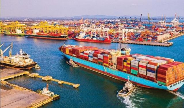 2022 yılında ihracatın yüzde 42,3'ünü büyük ölçekli girişimler gerçekleştirdi