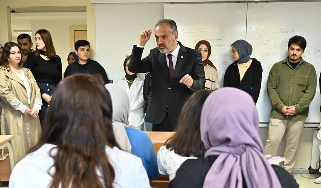 Bursa'da 10 bin öğrenciye 80 milyon liralık burs