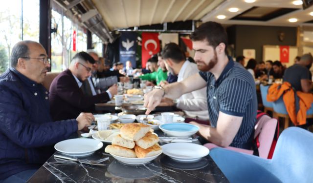 Filistinli öğrenciler kahvaltıda bir araya geldi
