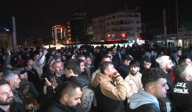 İstanbullular Taksim Meydanı’nda canlı izledi