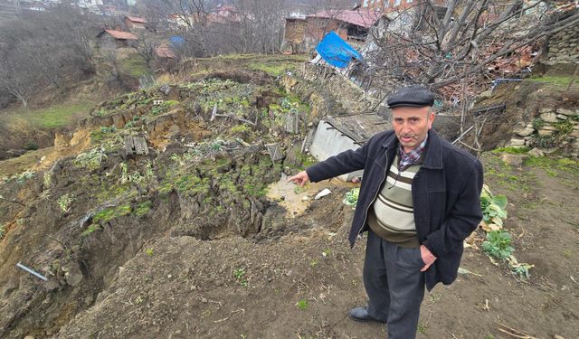 Heyelan sonrasında çıkan suyun sebebi araştırılıyor!