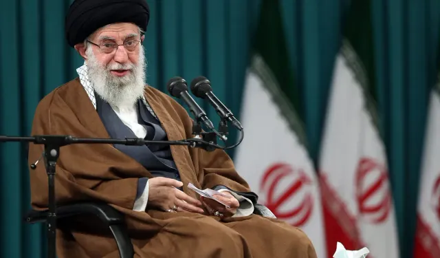 İran Dini Lideri Hamaney: "İran halkının, gerekli donanıma sahip bir cumhurbaşkanına ihtiyacı var"