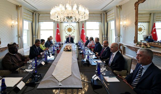 Erdoğan, D-8 Ekonomik İşbirliği Teşkilatı Dışişleri Bakanlarını kabul etti