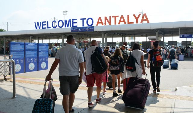 Antalya Havalimanında uçak ve yolcu trafiğinde 2024 senesinin rekoru kırıldı