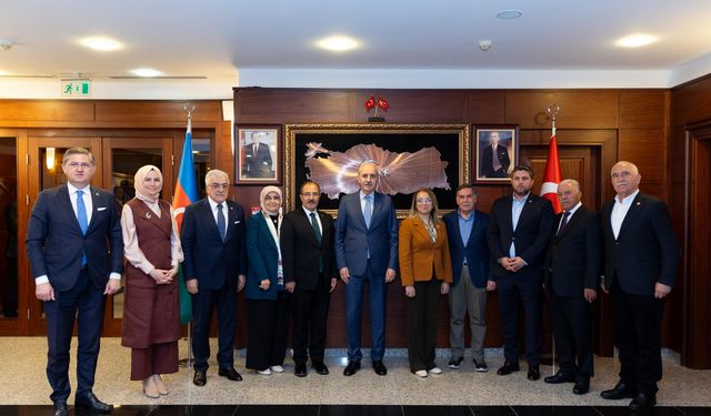 TBMM Başkanı Kurtulmuş, Türkiye'nin Bakü Büyükelçiliğini ziyaret etti