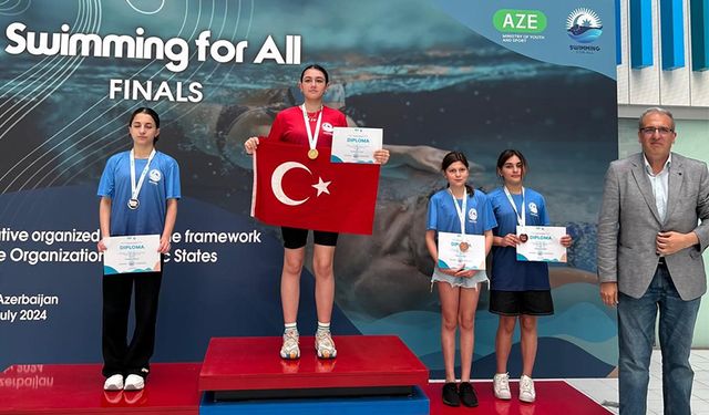Başarılı yüzücü Emine, Bakü’den Denizli'ye altın madalya getirdi