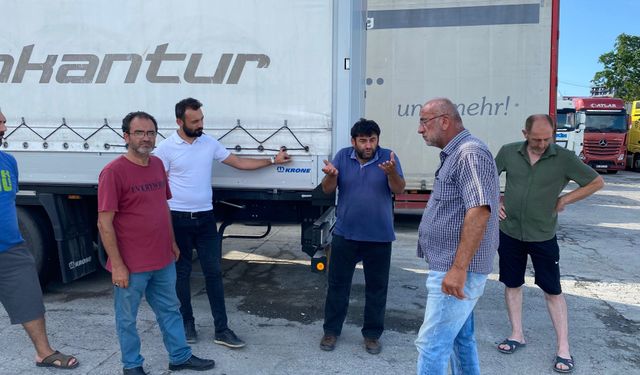 Rusya'ya yük taşıyan Türk tır şoförlerinin Gürcistan’da alıkonuluyor mu?
