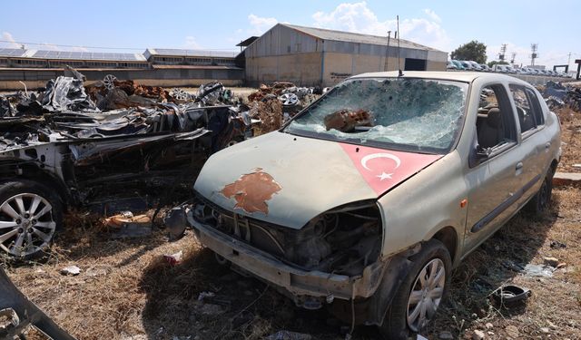 Depremin acı yüzünü gösteren araç mezarlığı duygulandırıyor