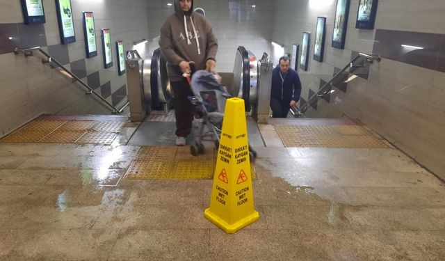 Taksim Metrosu sular altında kaldı