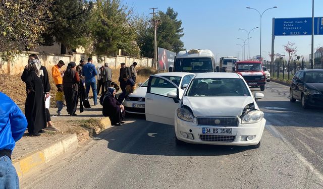 Adıyaman'da 4 araç birbirine girdi